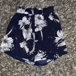 ROMWE Floral Shorts Size Large